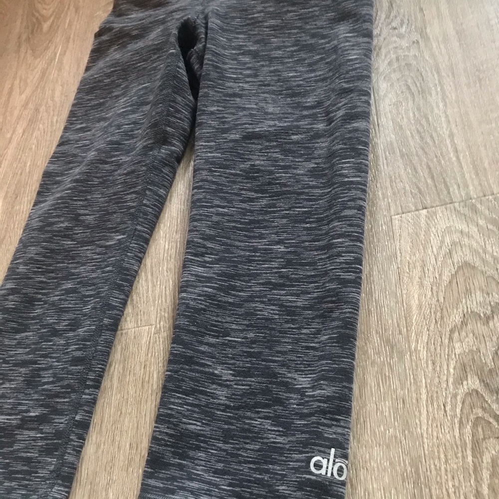 Alo yoga crops